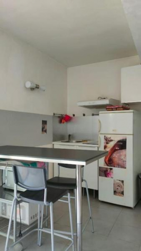 Studio indépendant dans la maison chez Galia